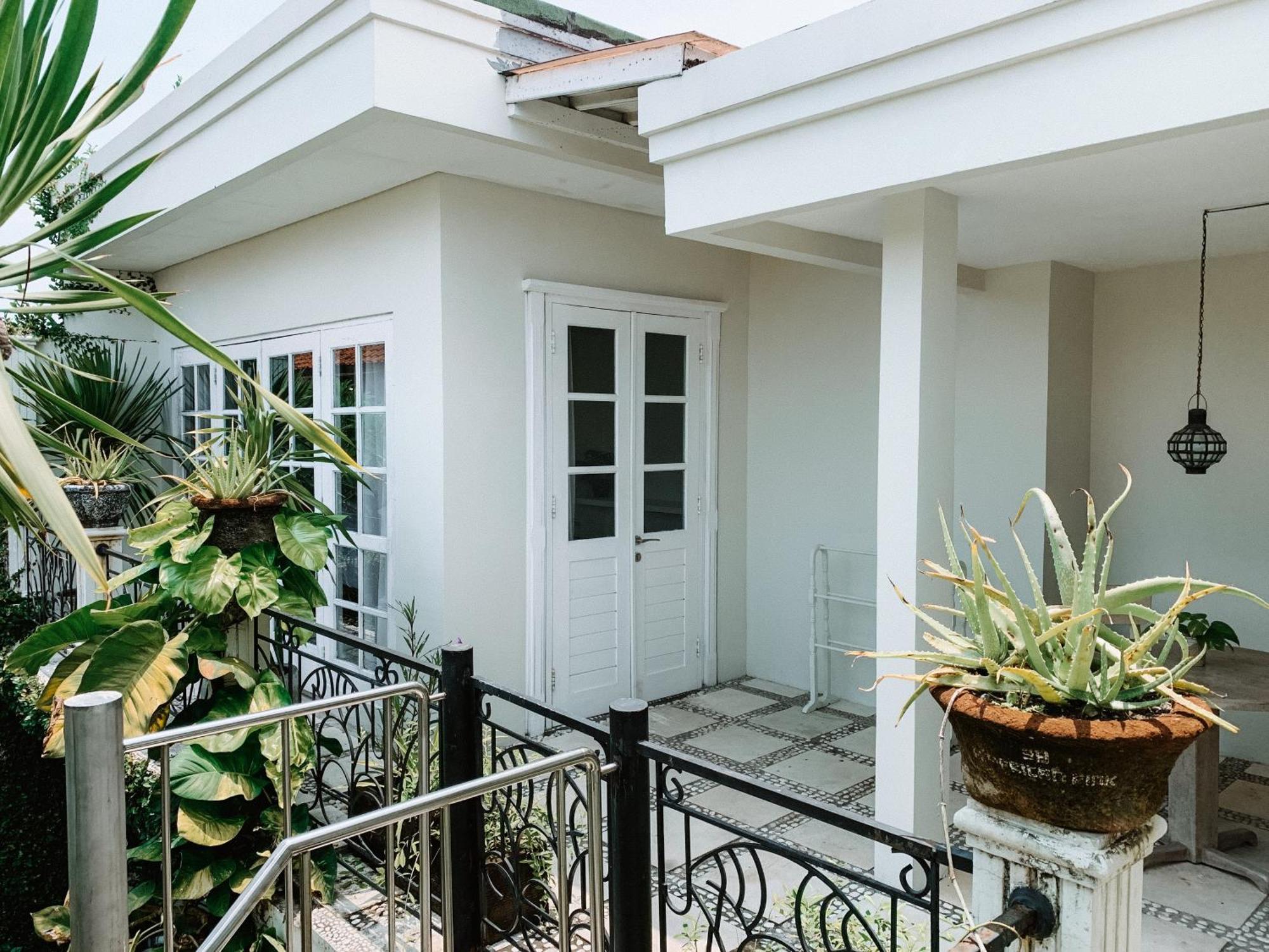 Отель Casa Artista By Kresna Hospitality Семиньяк Экстерьер фото